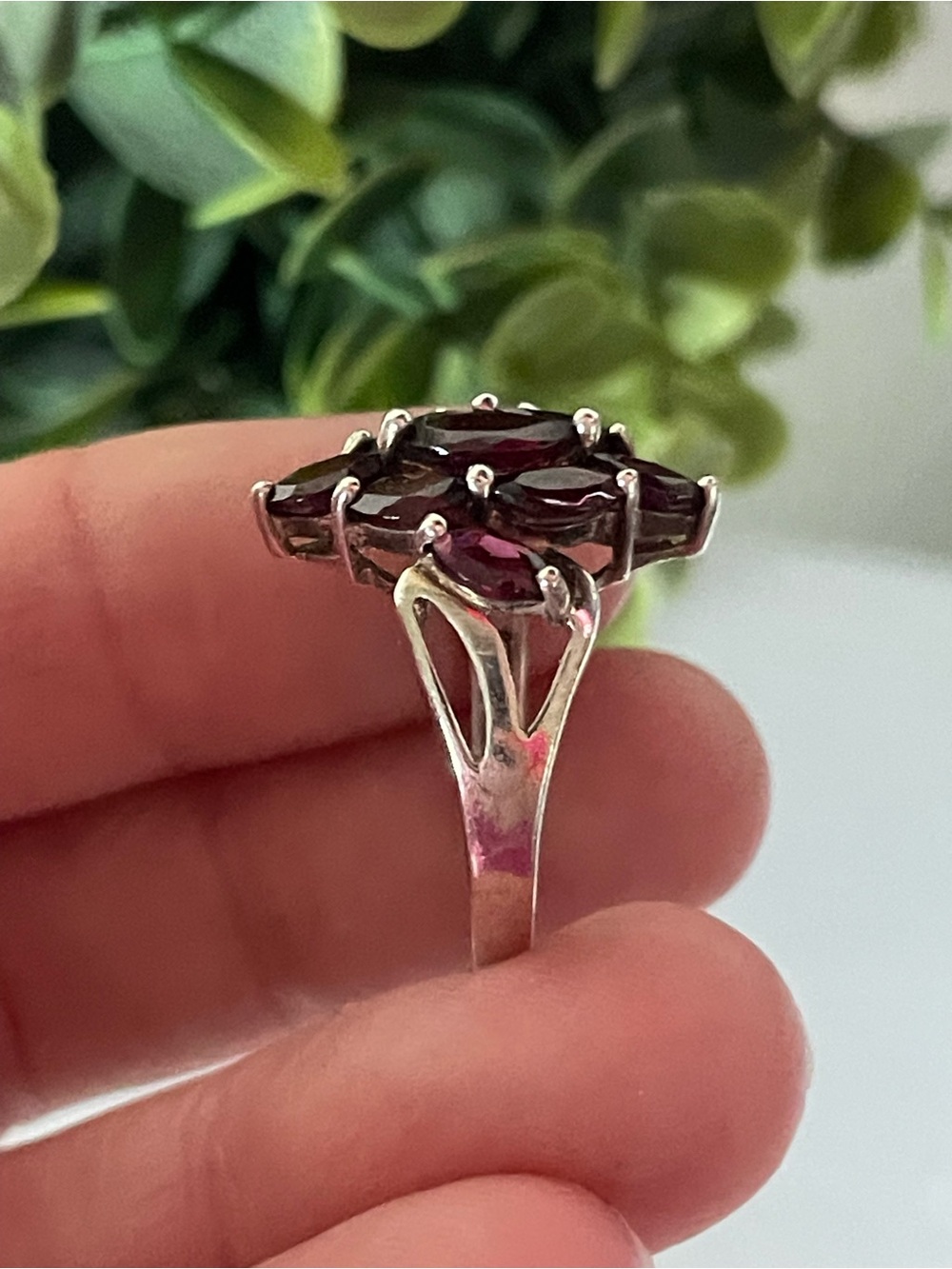 Vintage Avon Genuine Garnet Multi-Marquise Cluster Sterling Silver Ring Size 8 - Picture 2 of 7